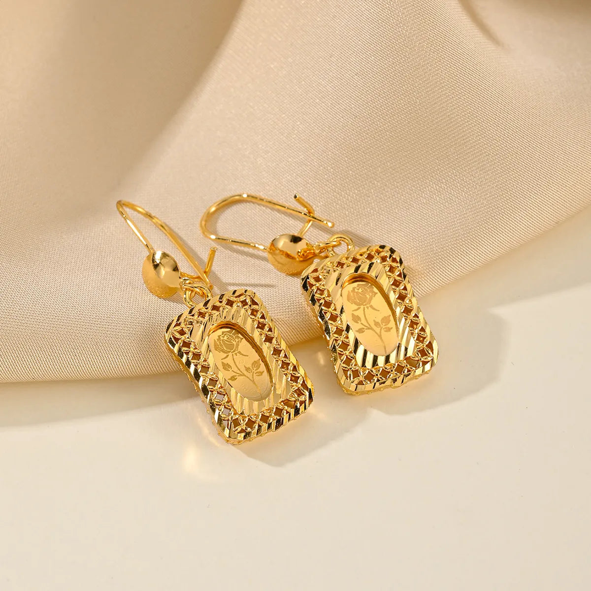 1 Pair Simple Style Classic Style Solid Color Plating Copper 18K Gold Plated Drop Earrings