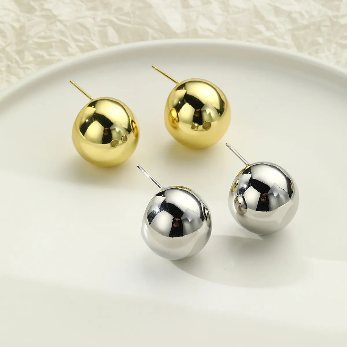 1 Pair Simple Style Classic Style Solid Color Plating Copper Gold Plated Ear Studs