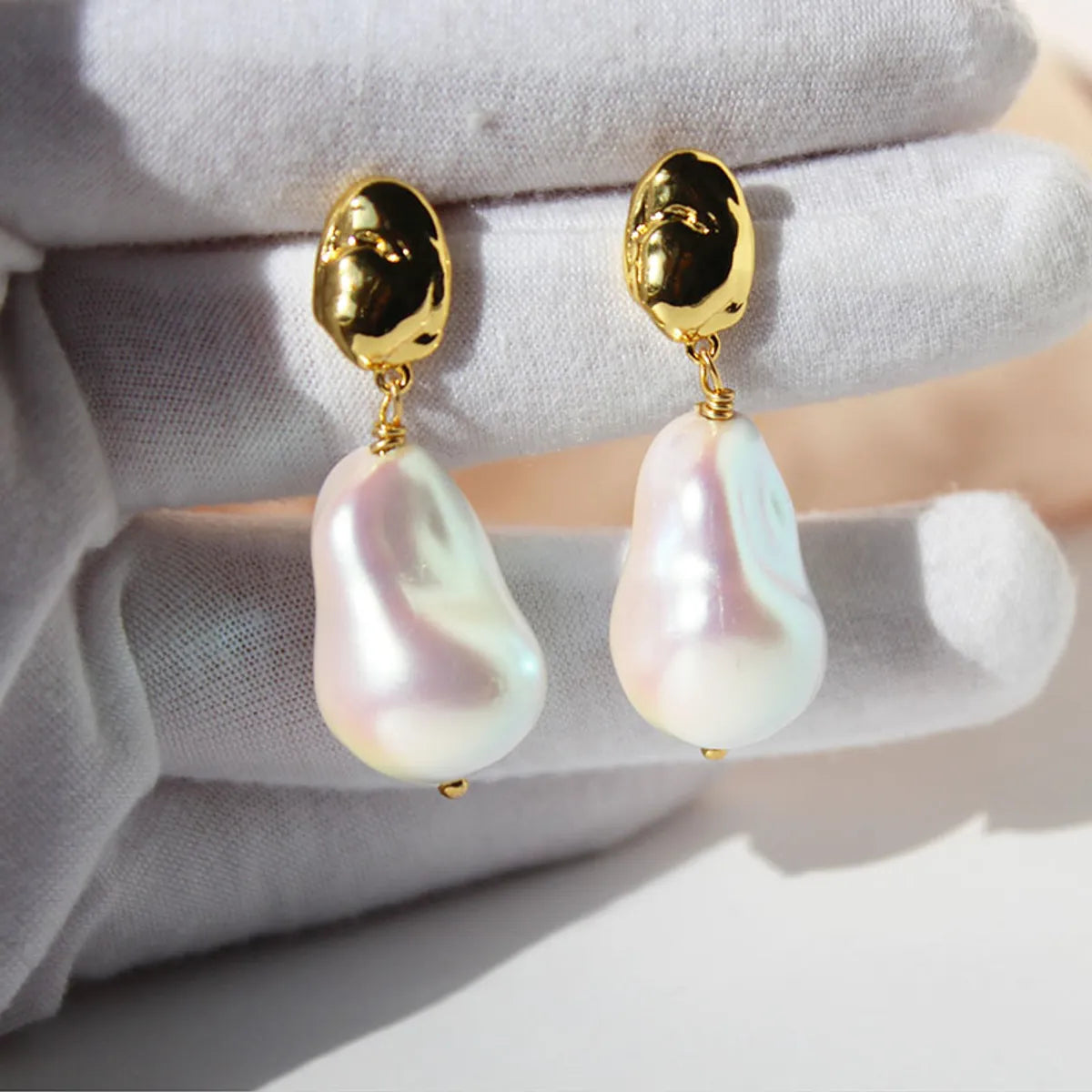 1 Pair Simple Style Classic Style Solid Color Plating Inlay Brass Pearl 24K Gold Plated Drop Earrings