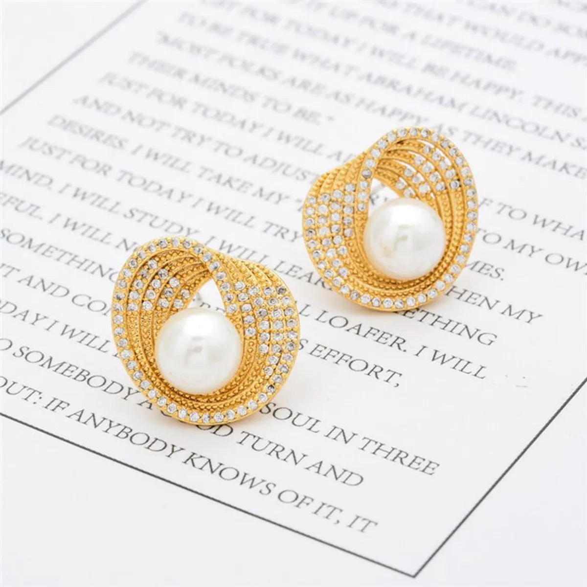 1 Pair Simple Style Classic Style Solid Color Plating Inlay Copper Pearl Zircon 18k Gold Plated White Gold Plated Ear Studs