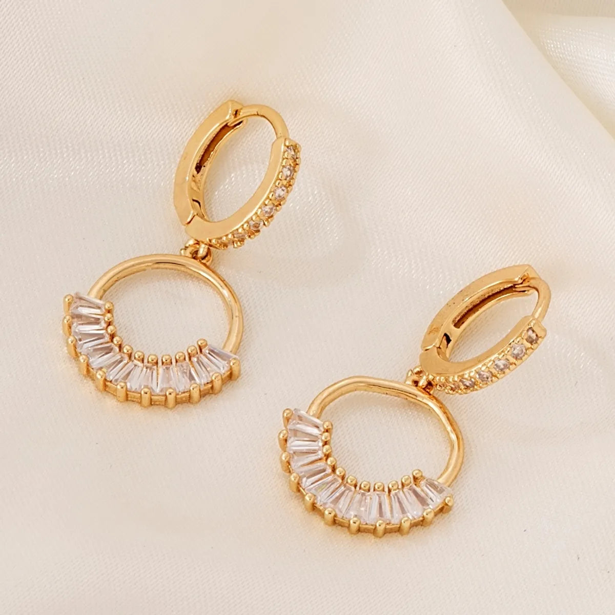 1 Pair Simple Style Classic Style Solid Color Plating Inlay Copper Zircon Gold Plated Earrings