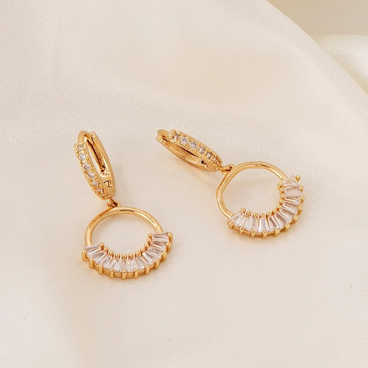 1 Pair Simple Style Classic Style Solid Color Plating Inlay Copper Zircon Gold Plated Earrings