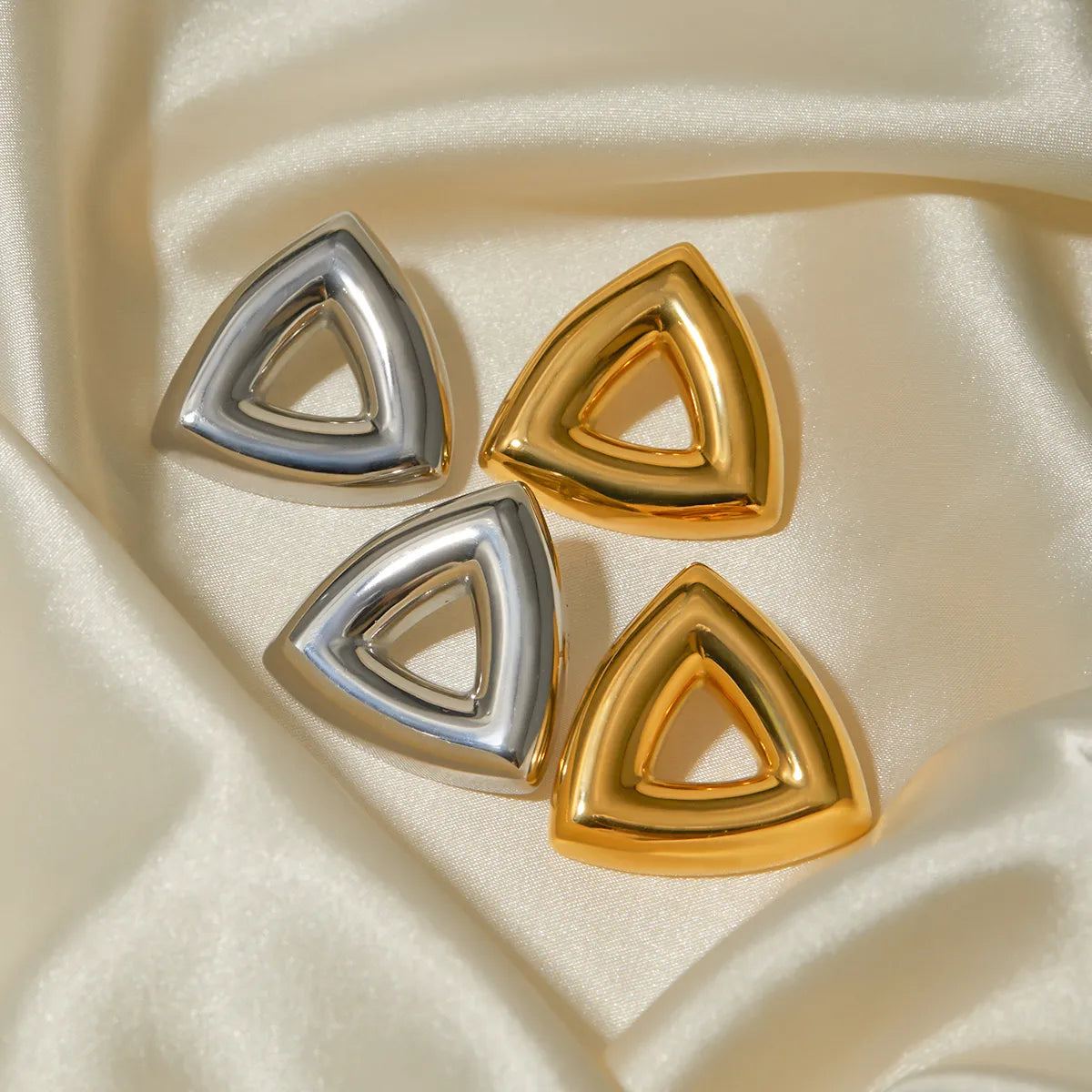 1 Pair Simple Style Classic Style Solid Color Plating Stainless Steel 18K Gold Plated Ear Studs