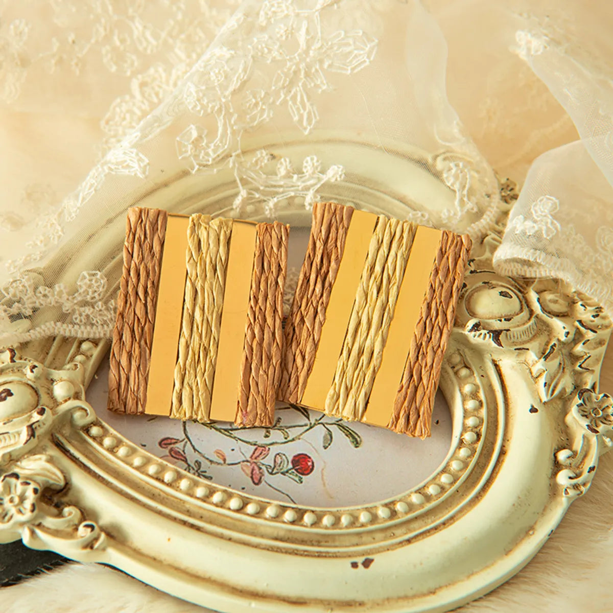 1 Pair Simple Style Classic Style Square Stripe Plating Stainless Steel Raffia Gold Plated Ear Studs