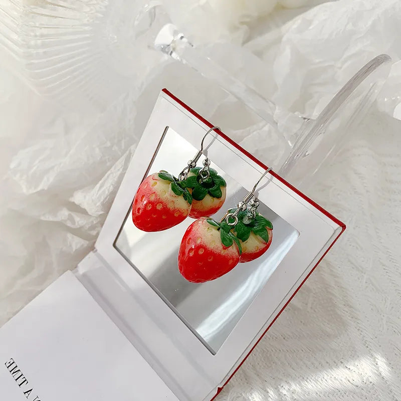 1 Pair Simple Style Classic Style Strawberry Inlay Resin Resin Drop Earrings