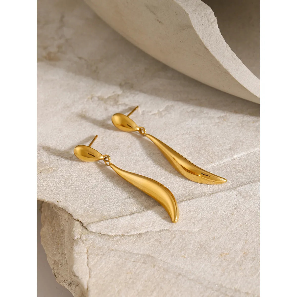 1 Pair Simple Style Classic Style Water Droplets Plating 316 Stainless Steel  18K Gold Plated Drop Earrings