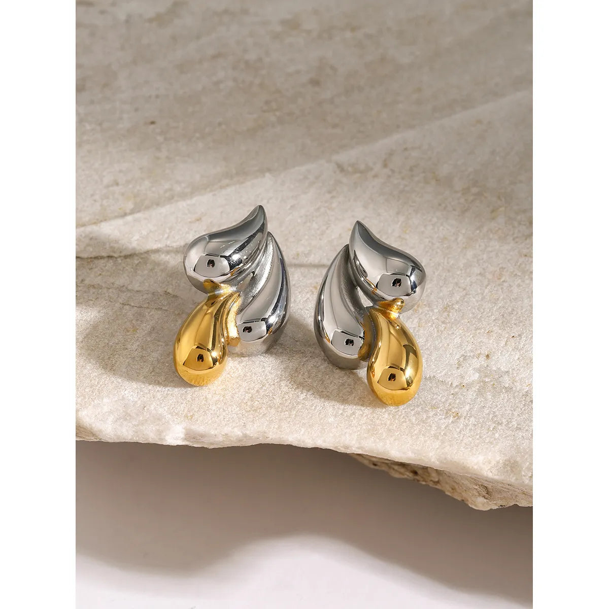 1 Pair Simple Style Classic Style Water Droplets Plating 316 Stainless Steel  18K Gold Plated Ear Studs