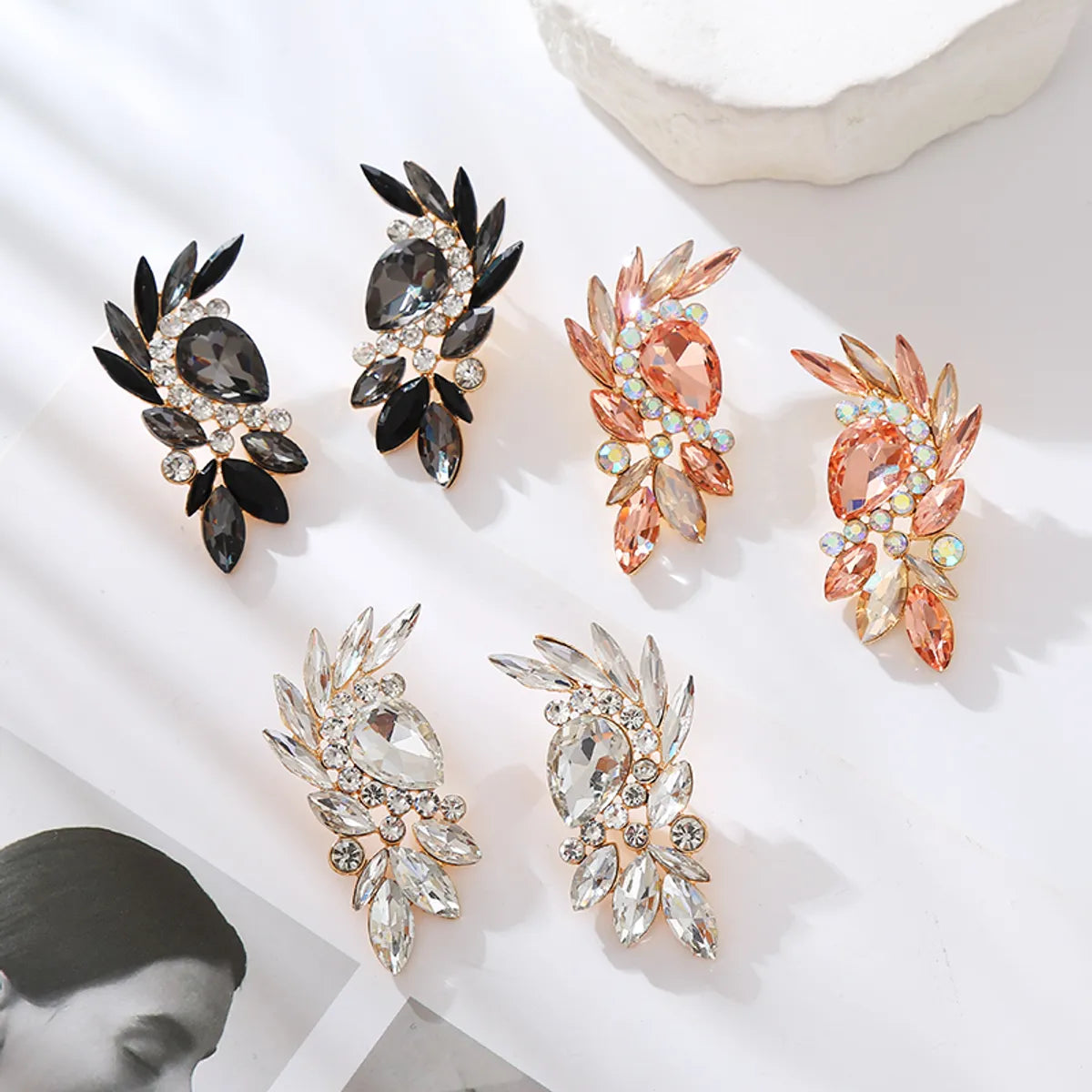 1 Pair Simple Style Classic Style Water Droplets Plating Inlay Alloy Rhinestones Gold Plated Ear Studs