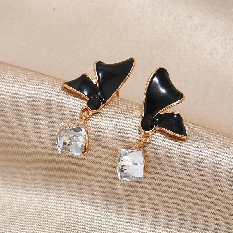 1 Pair Simple Style Classic Style Wings Inlay Alloy Rhinestones Drop Earrings