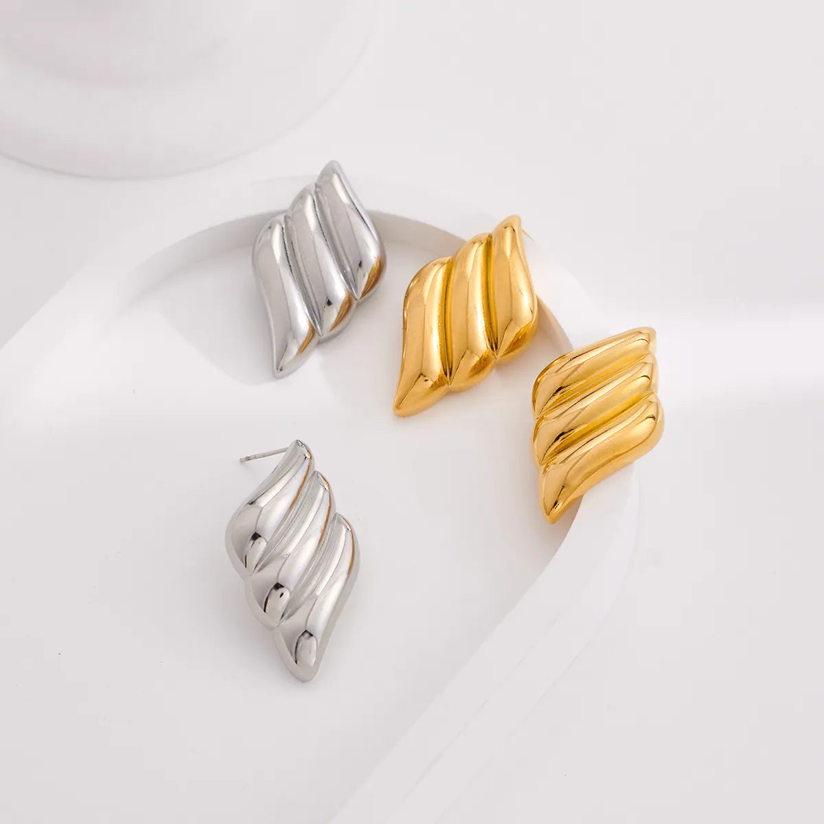 1 Pair Simple Style Classic Style Wings Plating 316 Stainless Steel  18K Gold Plated Ear Studs