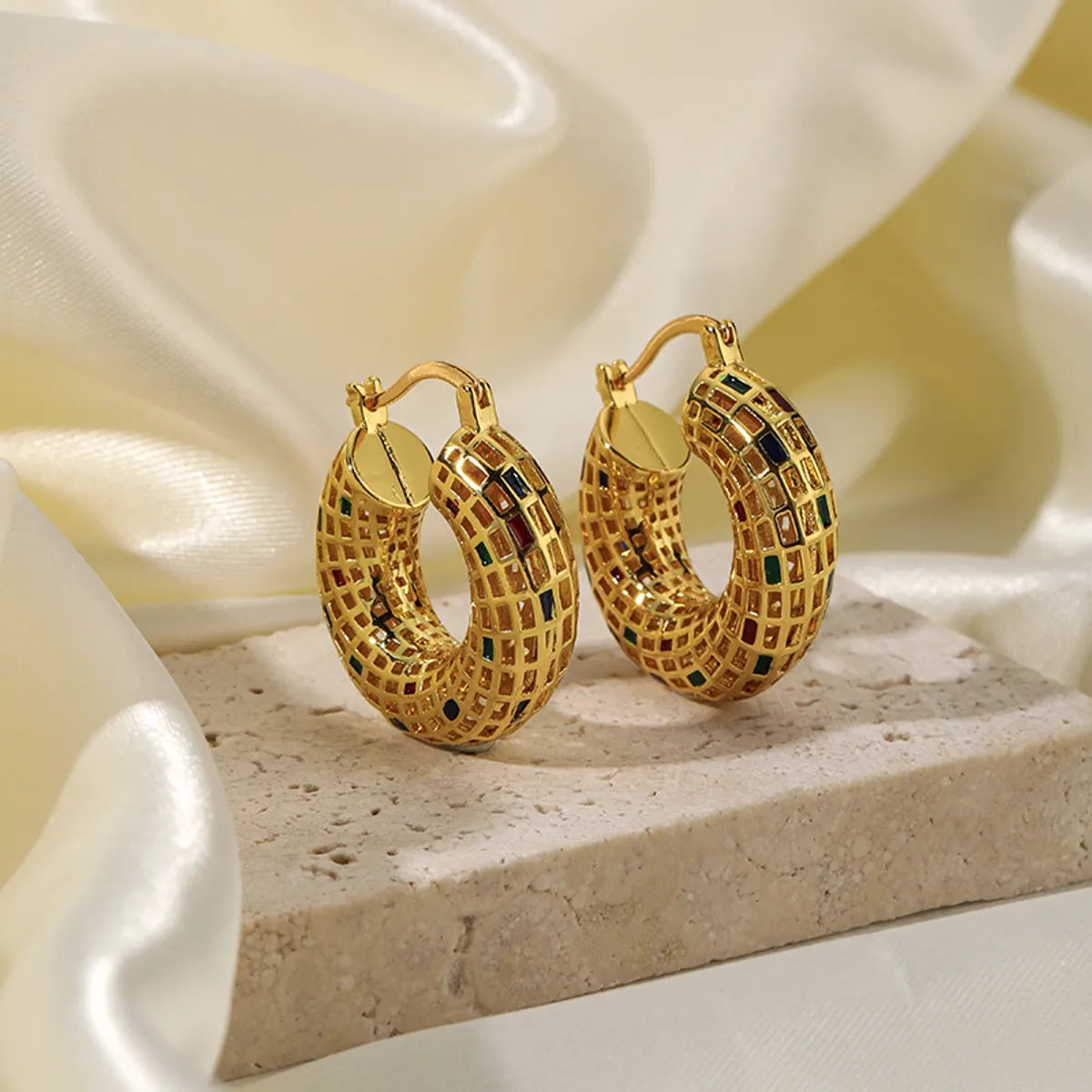 1 Pair Simple Style Color Block Painted Stoving Varnish Plating Copper 18k Gold Plated Earrings