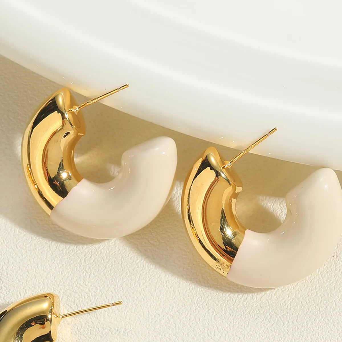 1 Pair Simple Style Commute C Shape Ball Epoxy Plating Brass 18k Gold Plated Ear Studs