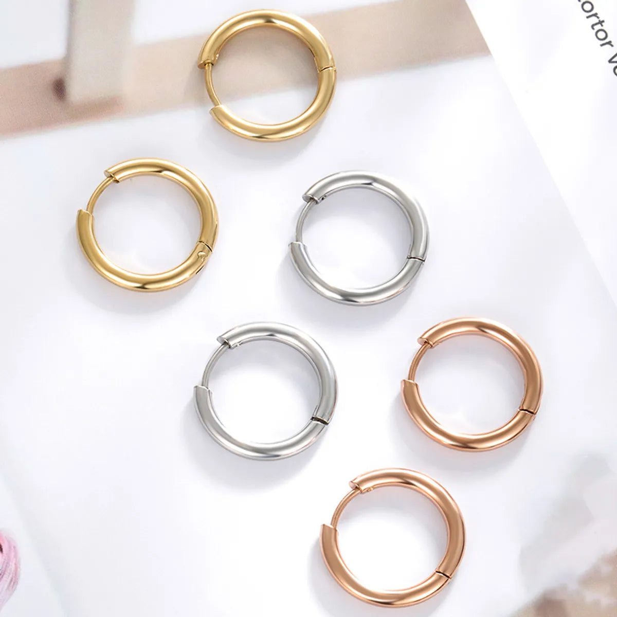 1 Pair Simple Style Commute Circle Plating Stainless Steel 14k Gold Plated 18k Gold Plated White Gold Plated Hoop Earrings