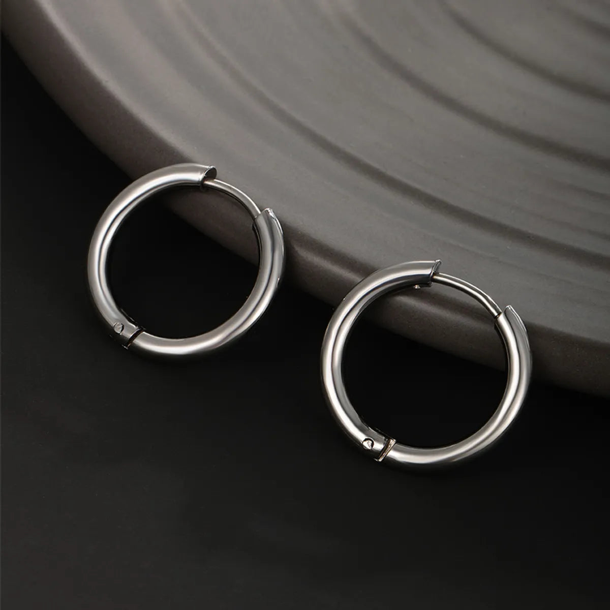 1 Pair Simple Style Commute Circle Plating Stainless Steel 14k Gold Plated 18k Gold Plated White Gold Plated Hoop Earrings