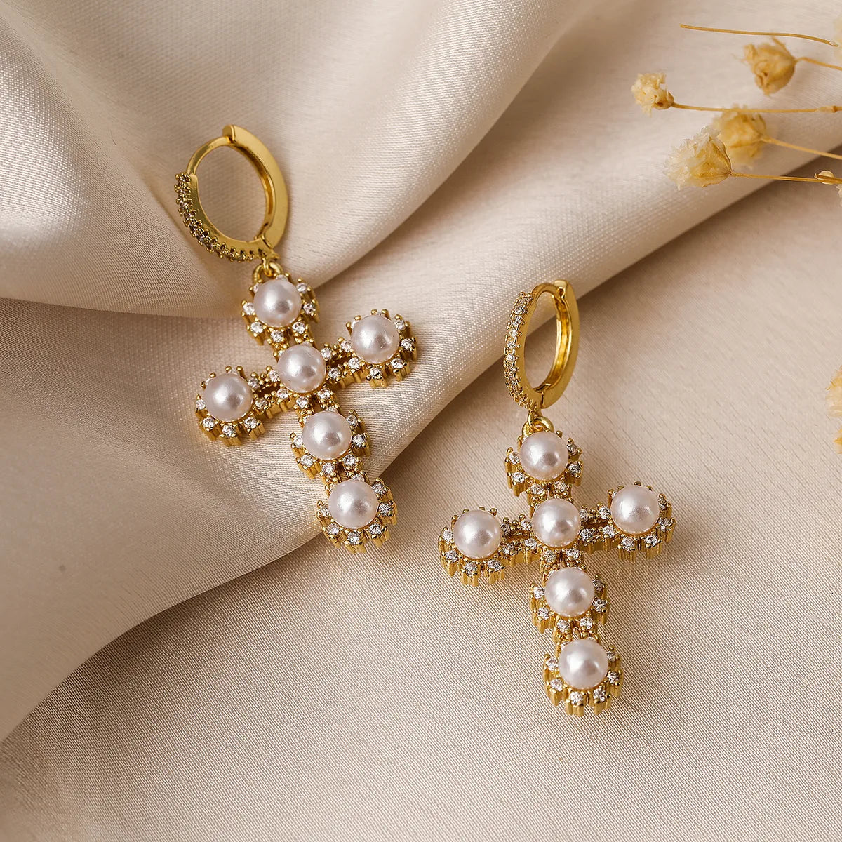 1 Pair Simple Style Commute Cross Plating Inlay Copper Artificial Pearls Zircon 18k Gold Plated Drop Earrings