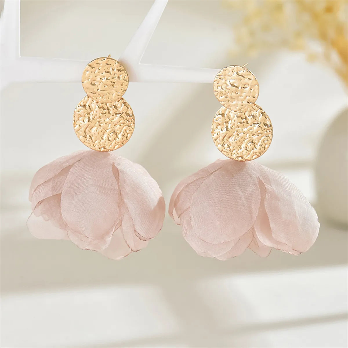 1 Pair Simple Style Commute Flower Alloy Polyester Glass Drop Earrings