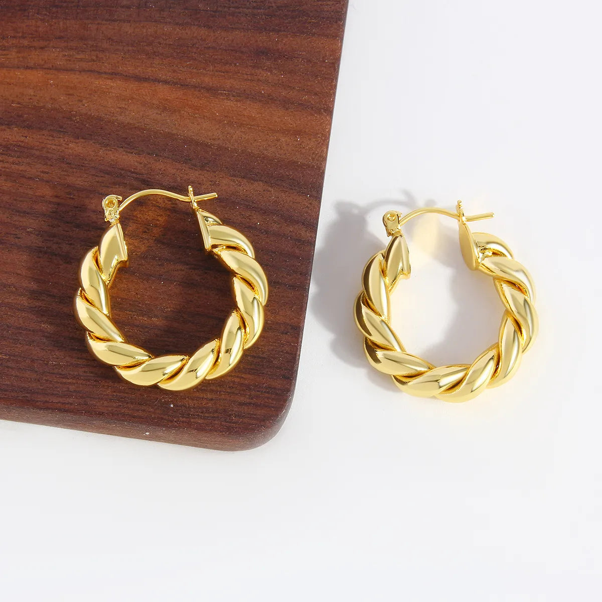 1 Pair Simple Style Commute Geometric Copper 18K Gold Plated Gold Plated Earrings