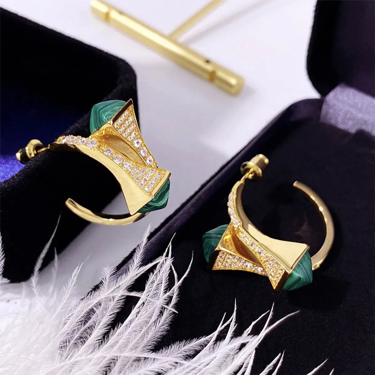 1 Pair Simple Style Commute Geometric Pyramid Inlay Copper Zircon 18K Gold Plated Ear Studs