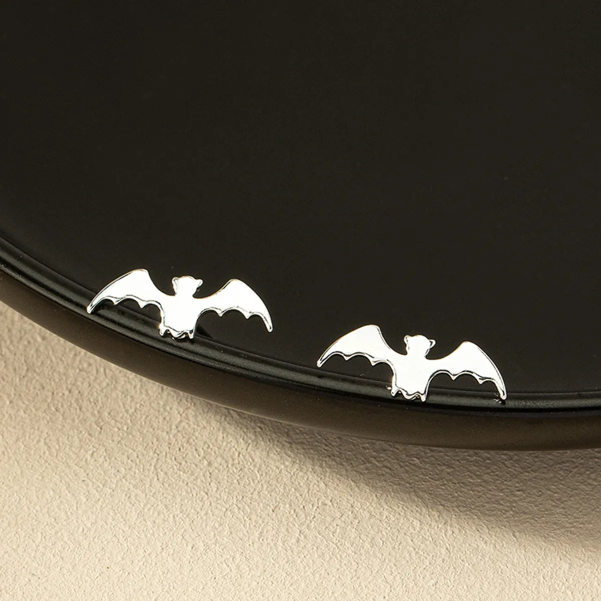 1 Pair Simple Style Commute Korean Style Bat Plating Alloy Ear Studs