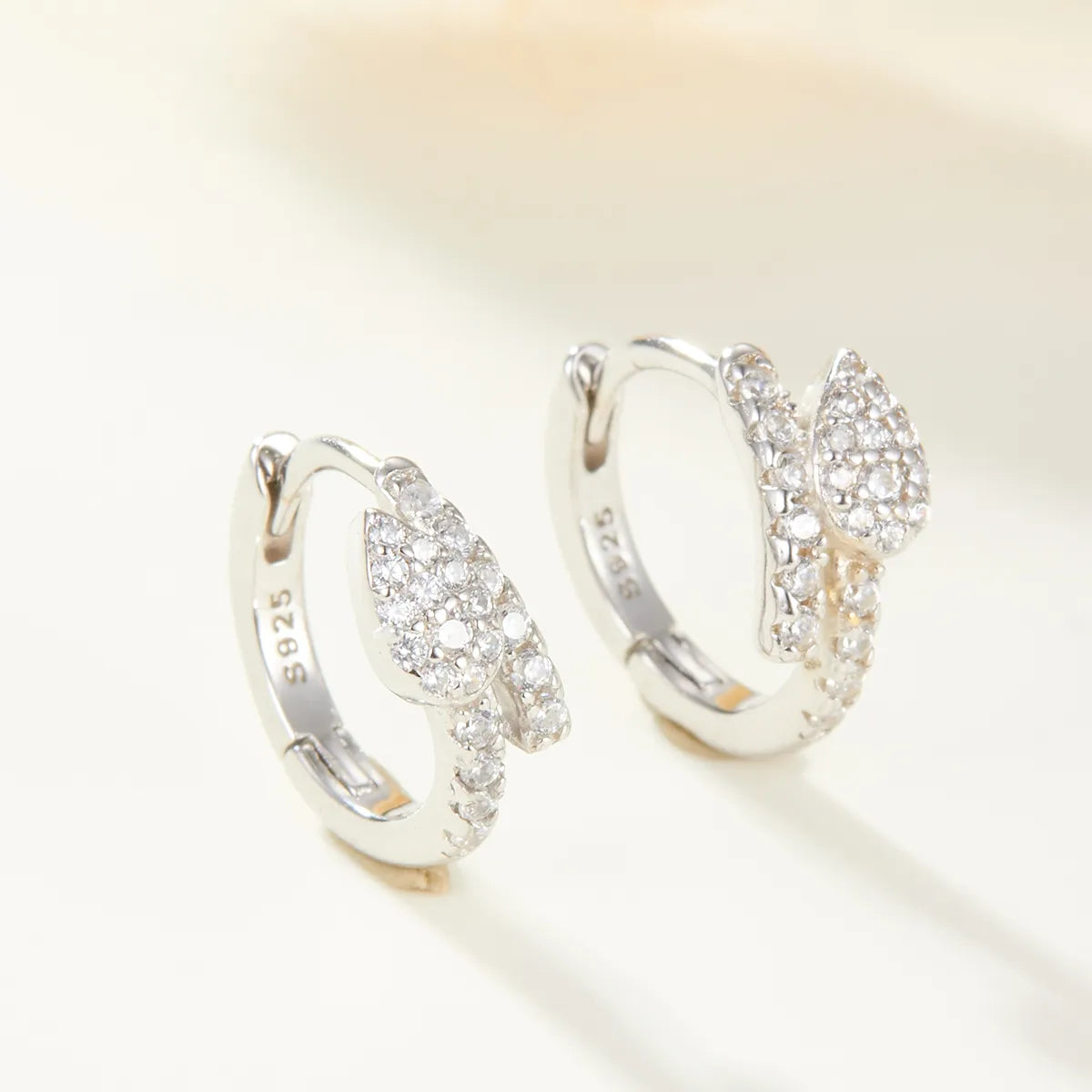 1 Pair Simple Style Commute Leaf Inlay Sterling Silver Zircon White Gold Plated Gold Plated Earrings