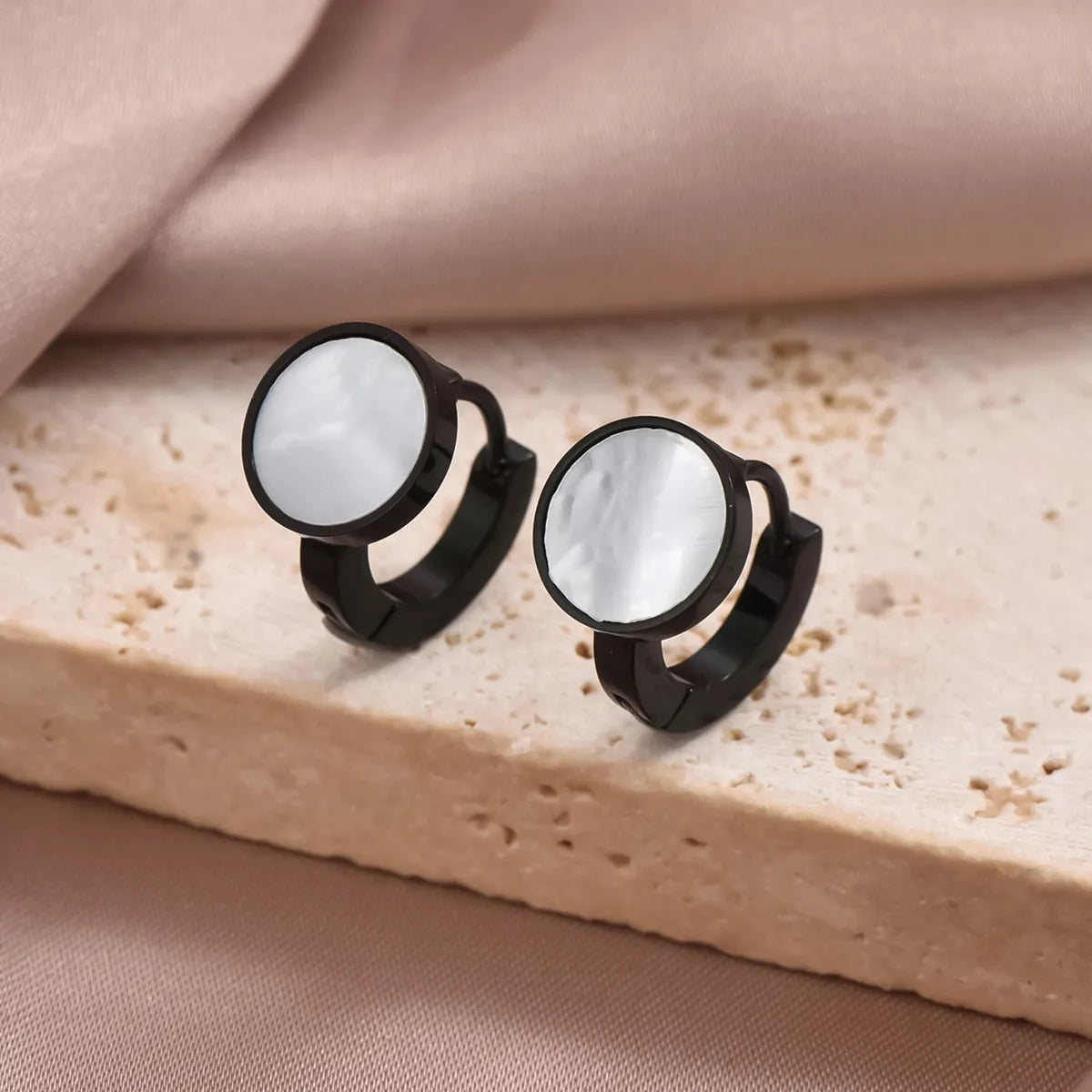 1 Pair Simple Style Commute Round Oval Heart Shape Irregular Plating Inlay Stainless Steel Shell 14k Gold Plated Earrings