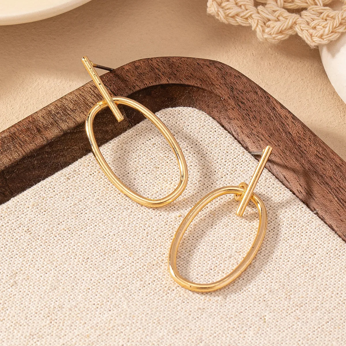 1 Pair Simple Style Commute Solid Color Iron Drop Earrings