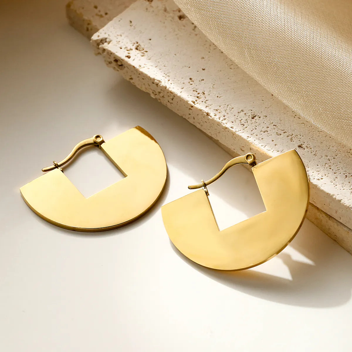 1 Pair Simple Style Commute U Shape Semicircle Round Plating 304 Stainless Steel 18K Gold Plated Earrings