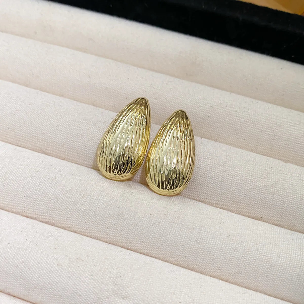 1 Pair Simple Style Commute Water Droplets Plating Alloy Gold Plated Ear Studs