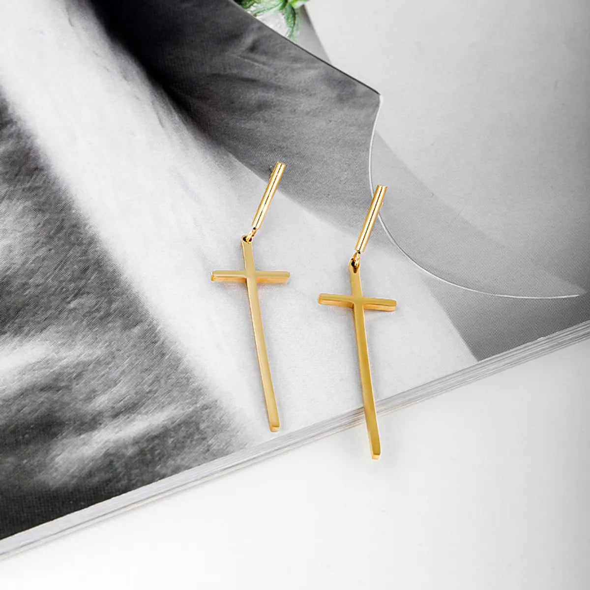 1 Pair Simple Style Cross Plating Stainless Steel 14k Gold Plated White Gold Plated Drop Earrings