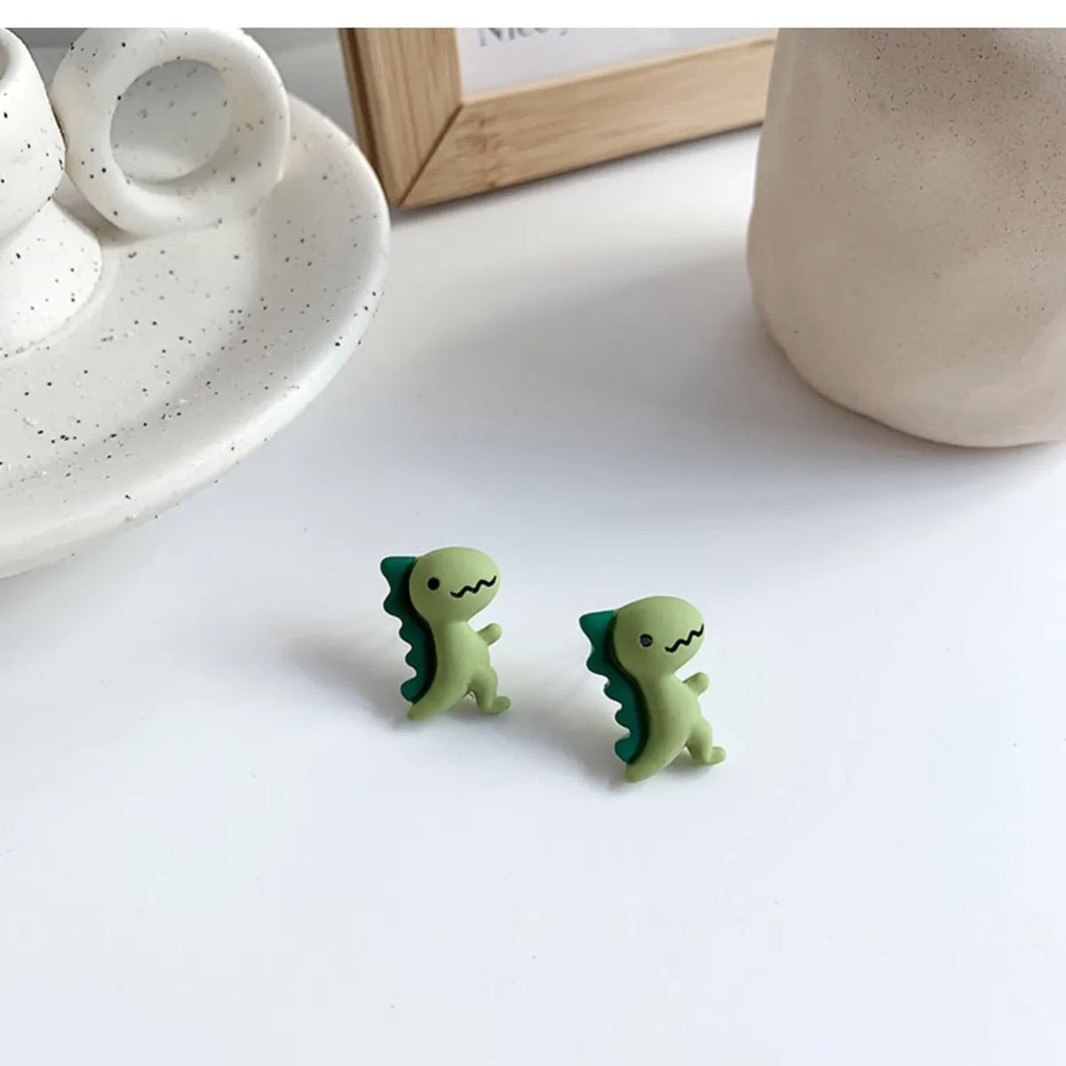 1 Pair Simple Style Dinosaur Resin Plating Women's Ear Studs