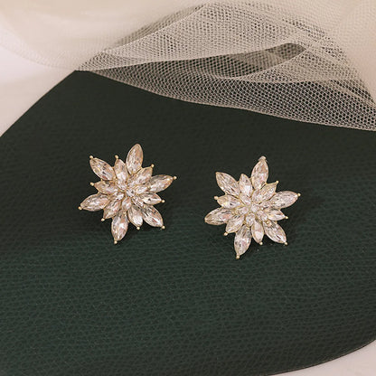 1 Pair Simple Style Flower Alloy Diamond Ear Studs