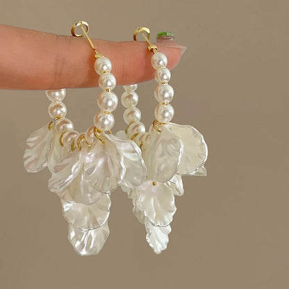 1 Pair Simple Style Flower Beaded Alloy Earrings