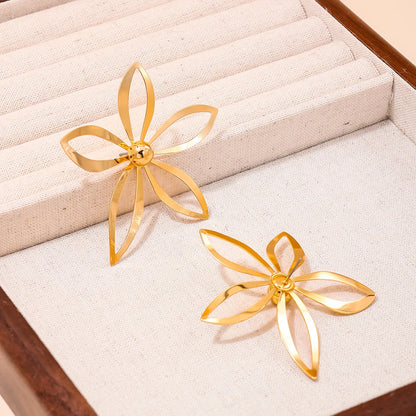 1 Pair Simple Style Flower Hollow Out Alloy Ear Studs