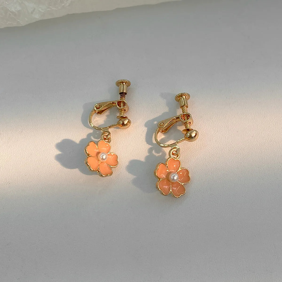 1 Pair Simple Style Flower Inlay Alloy Pearl Drop Earrings