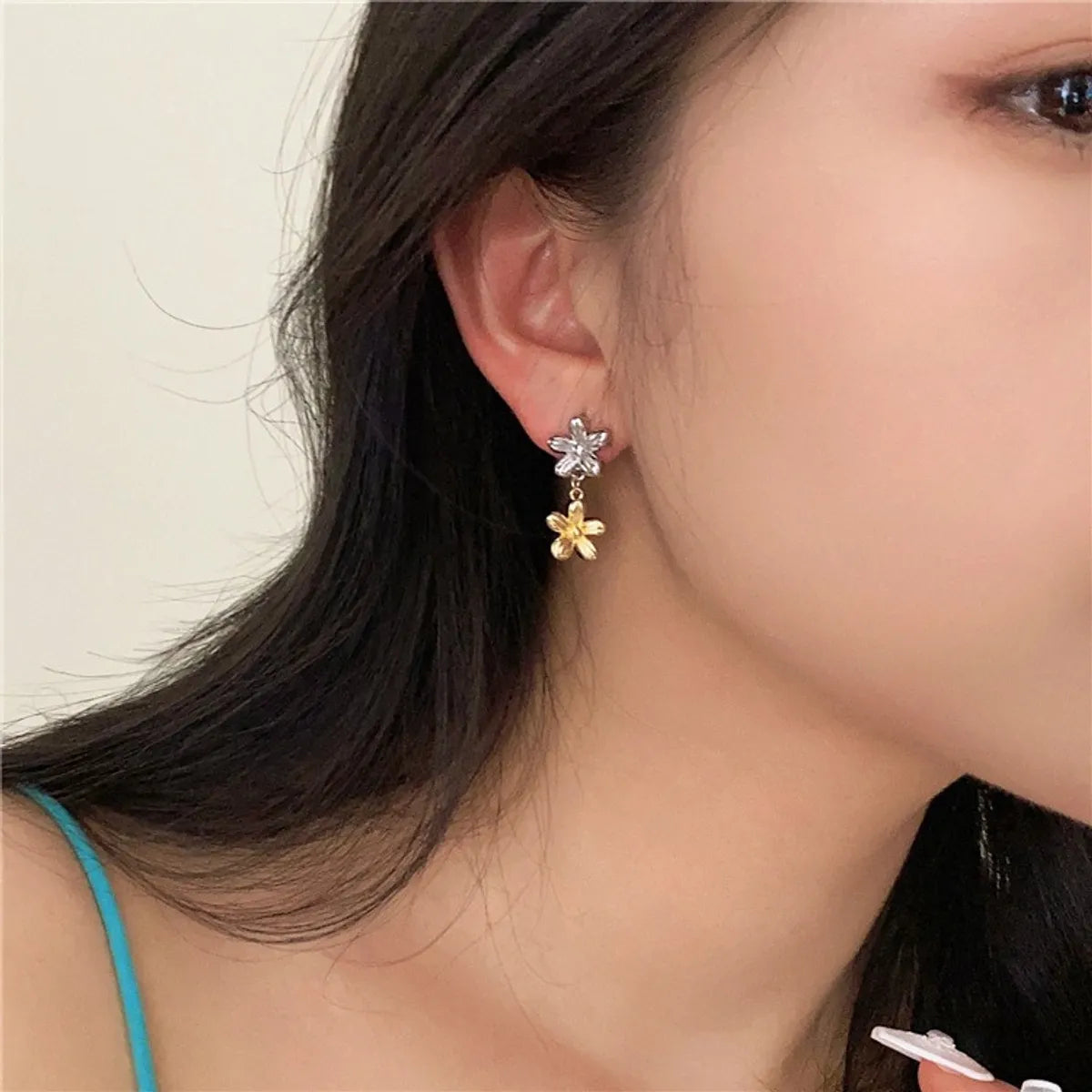 1 Pair Simple Style Flower Plating Metal Drop Earrings