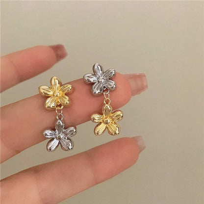 1 Pair Simple Style Flower Plating Metal Drop Earrings