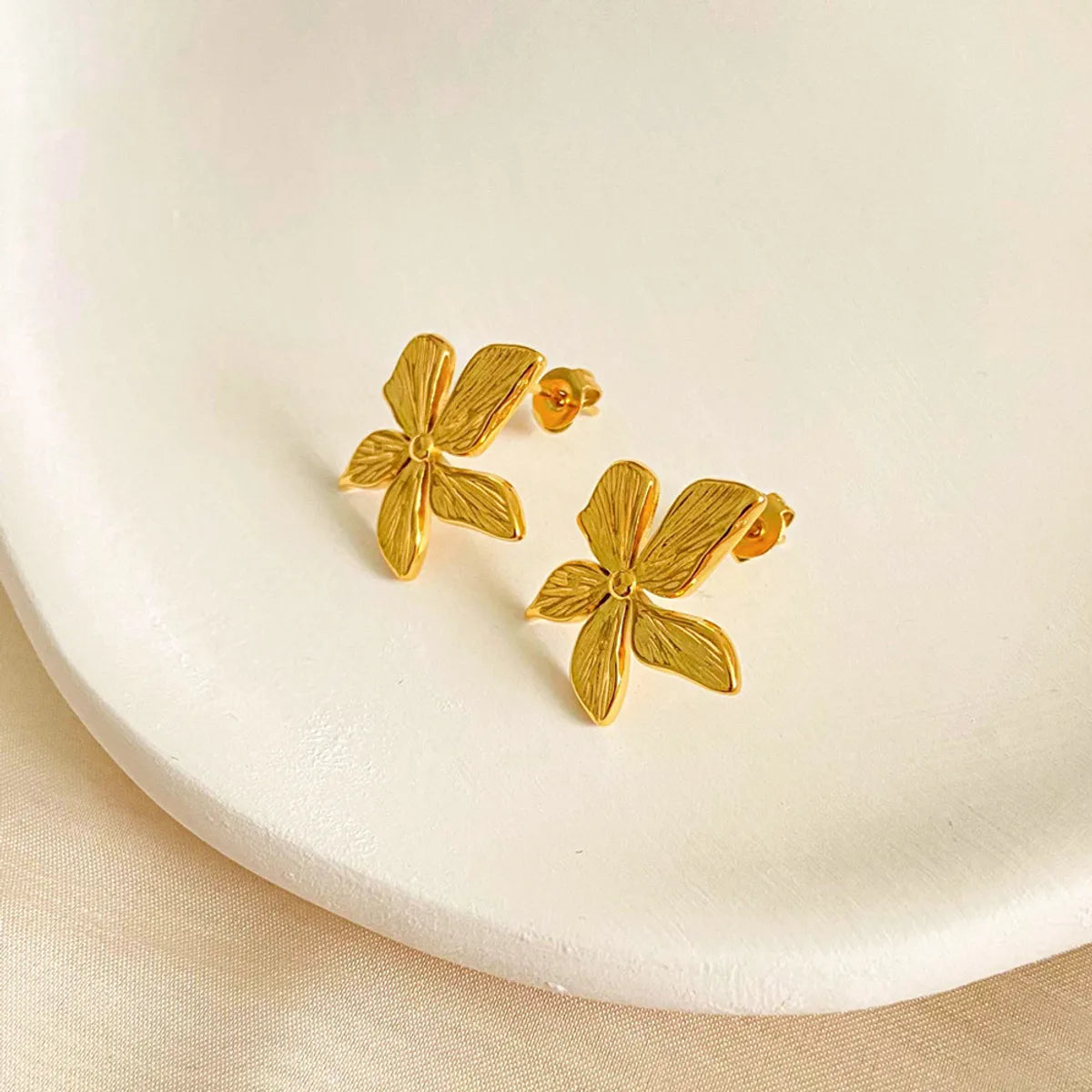 1 Pair Simple Style Flower Plating Titanium Steel 18k Gold Plated Ear Studs