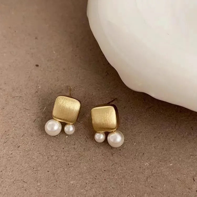 1 Pair Simple Style Geometric Alloy Ear Studs