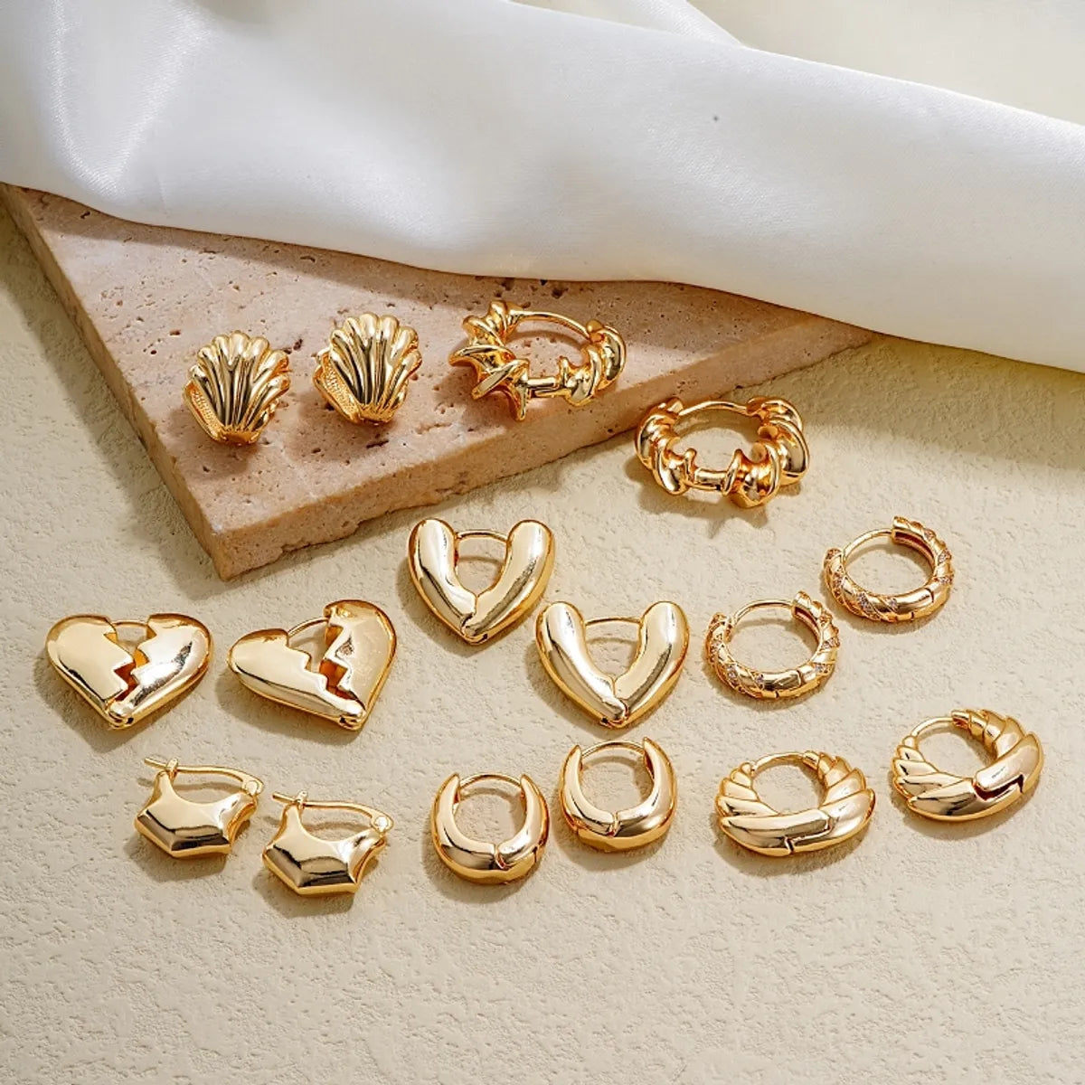 1 Pair Simple Style Geometric Heart Shape Plating Copper Ear Studs