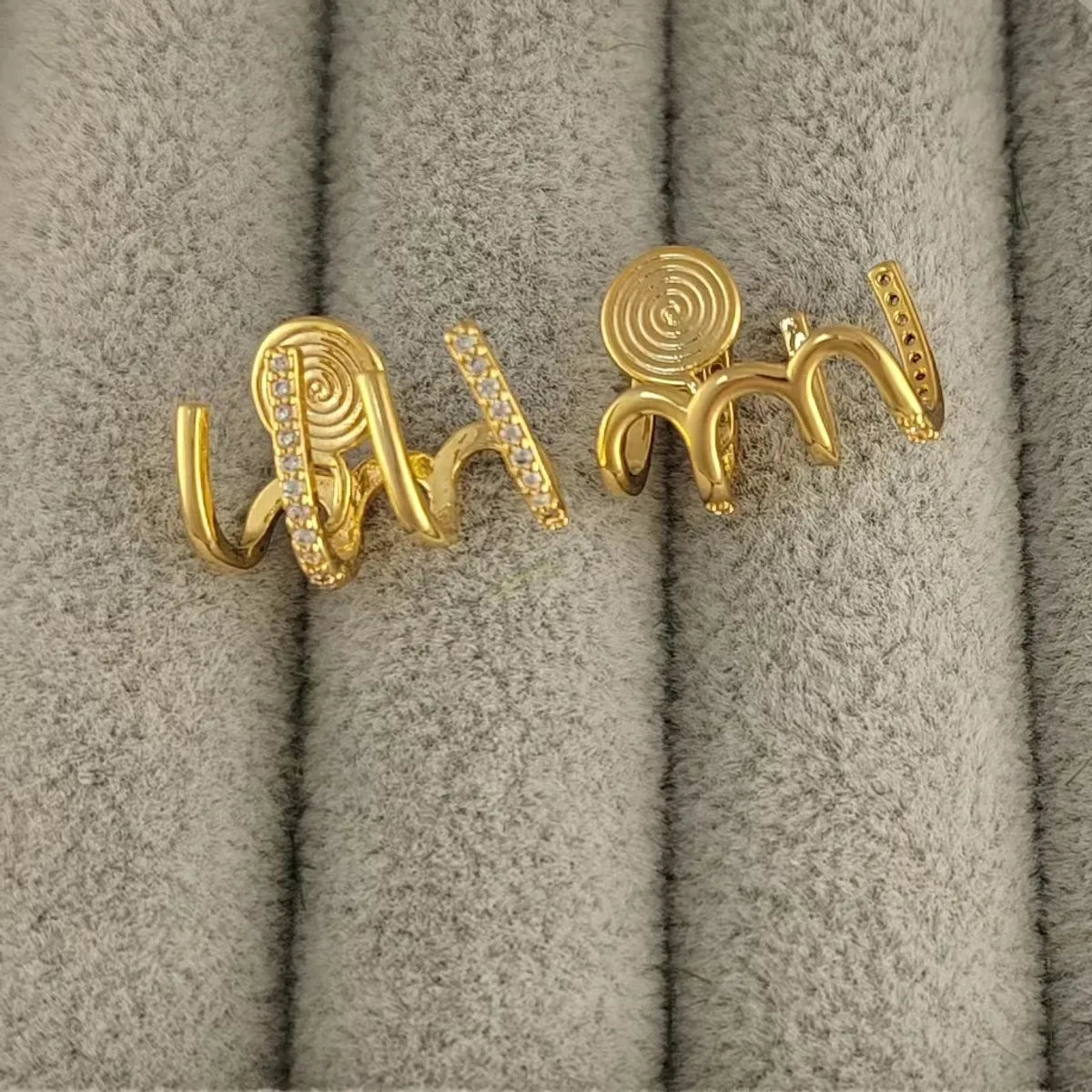 1 Pair Simple Style Geometric Inlay Copper Zircon Ear Cuffs