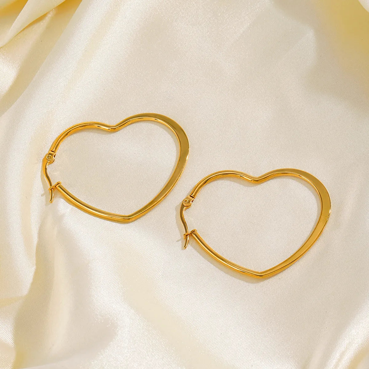 1 Pair Simple Style Heart Shape Flower Plating Stainless Steel Gold Plated Hoop Earrings