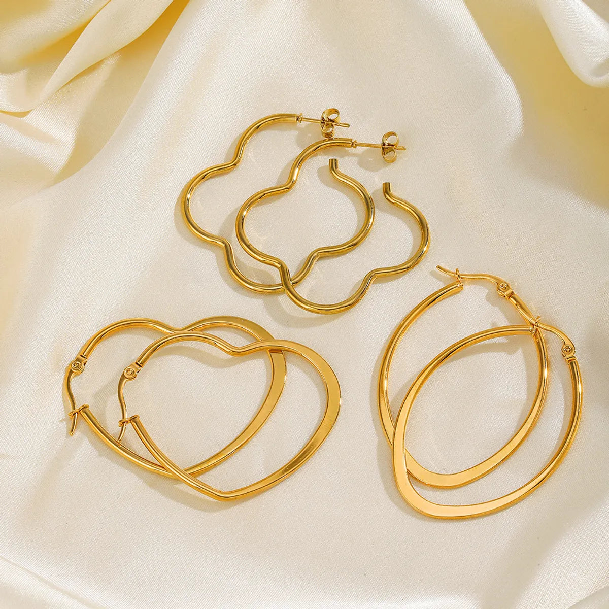 1 Pair Simple Style Heart Shape Flower Plating Stainless Steel Gold Plated Hoop Earrings