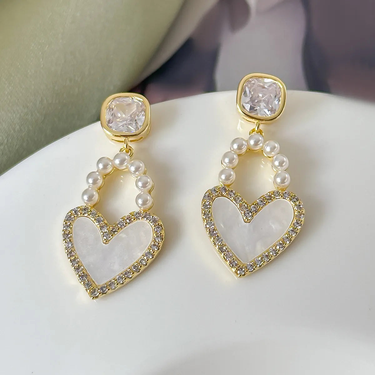 1 Pair Simple Style Heart Shape Inlay Copper Pearl Zircon Drop Earrings