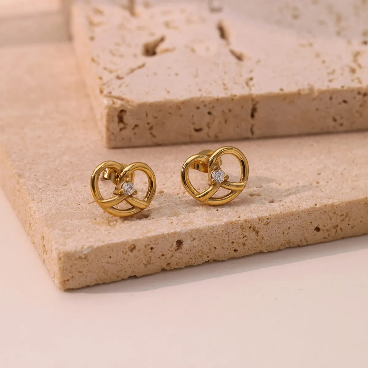 1 Pair Simple Style Heart Shape Inlay Stainless Steel Zircon Gold Plated Ear Studs