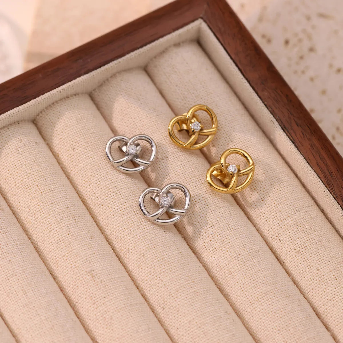 1 Pair Simple Style Heart Shape Inlay Stainless Steel Zircon Gold Plated Ear Studs