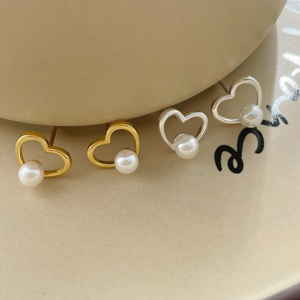 1 Pair Simple Style Heart Shape Inlay Sterling Silver Pearl Ear Studs