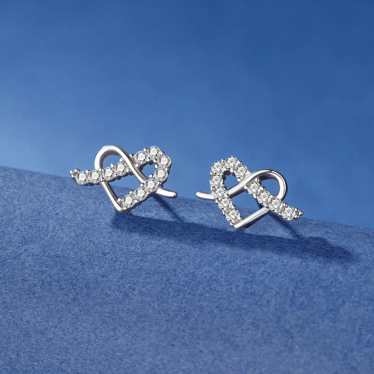 1 Pair Simple Style Heart Shape Inlay Sterling Silver Zircon Ear Studs