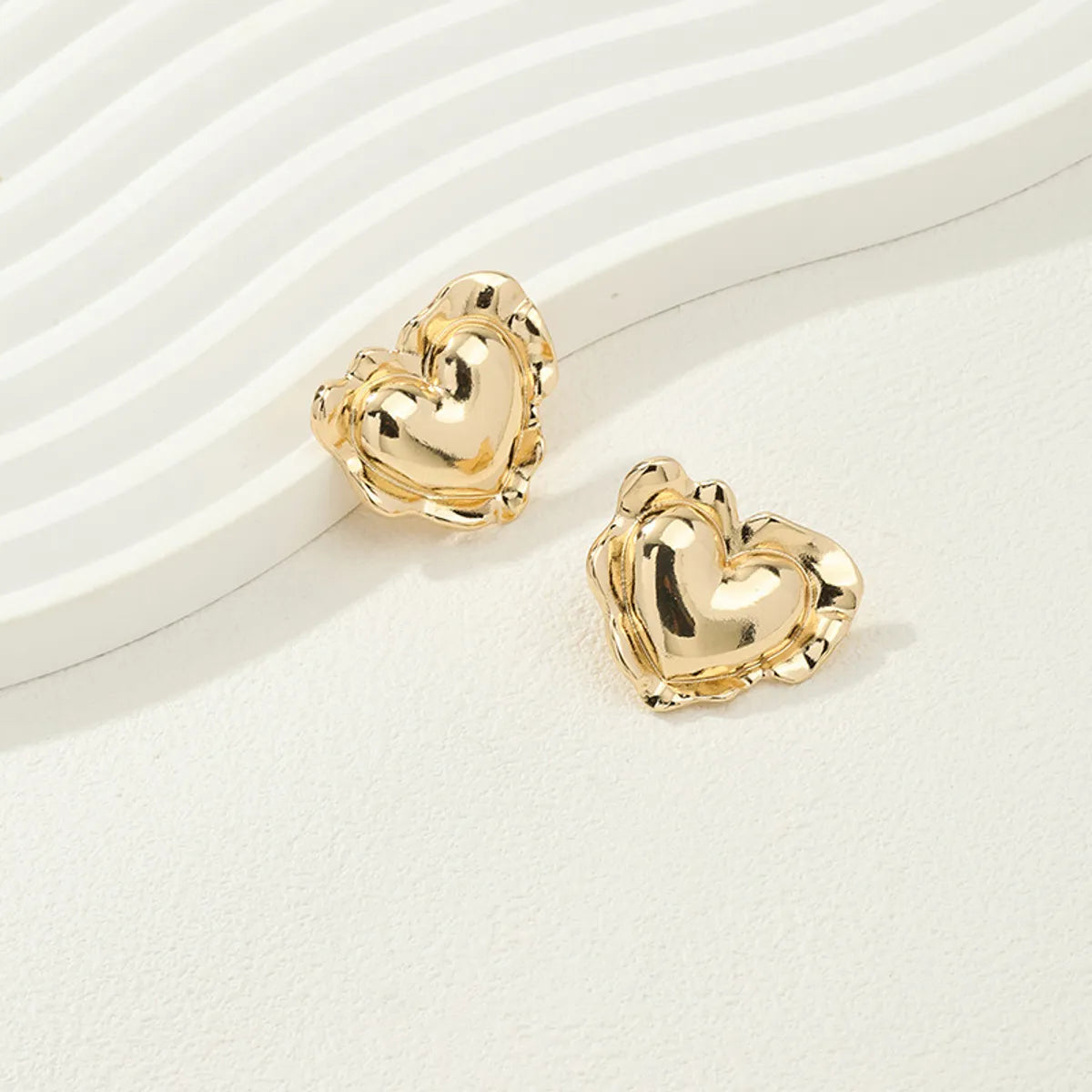 1 Pair Simple Style Heart Shape Plating Alloy Ear Studs