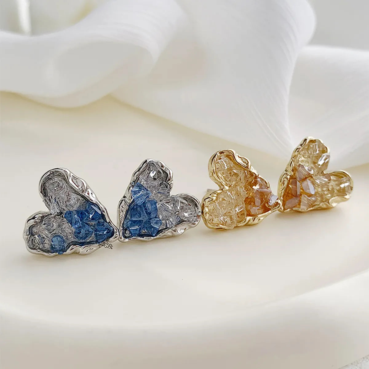 1 Pair Simple Style Heart Shape Plating Inlay Alloy Artificial Rhinestones White Gold Plated Gold Plated Ear Studs