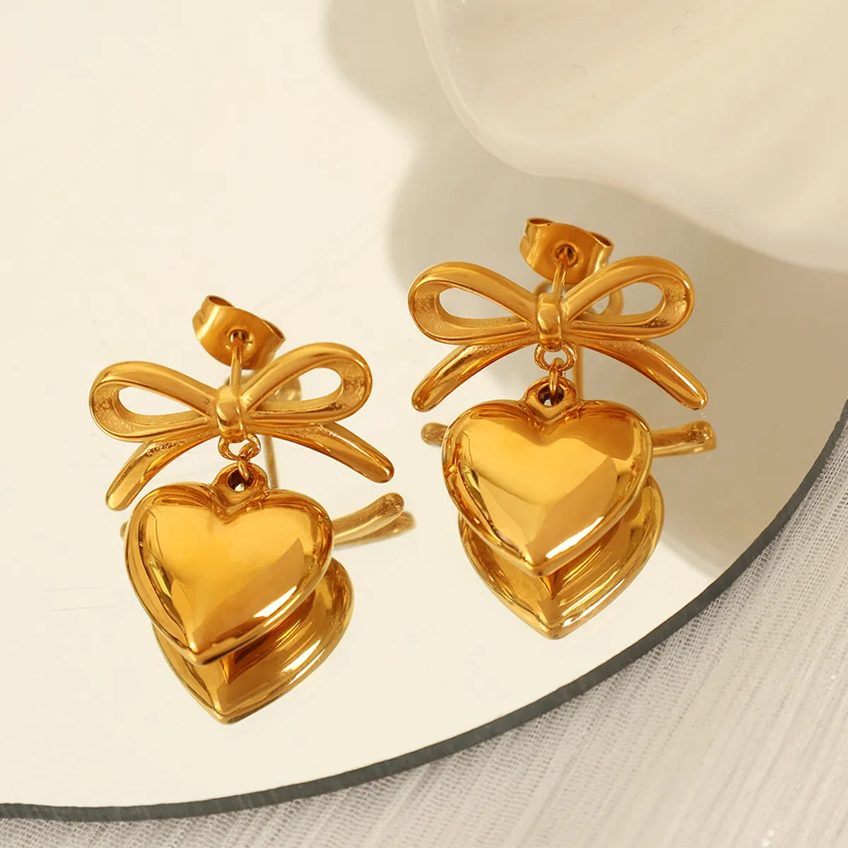 1 Pair Simple Style Heart Shape Plating Inlay Glass Bead Titanium Steel Rhinestones Glass Bead 18K Gold Plated Drop Earrings